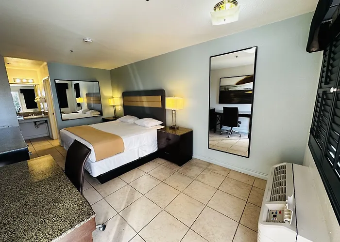 Casa Blanca Hotel - Cypress, Buena Park
