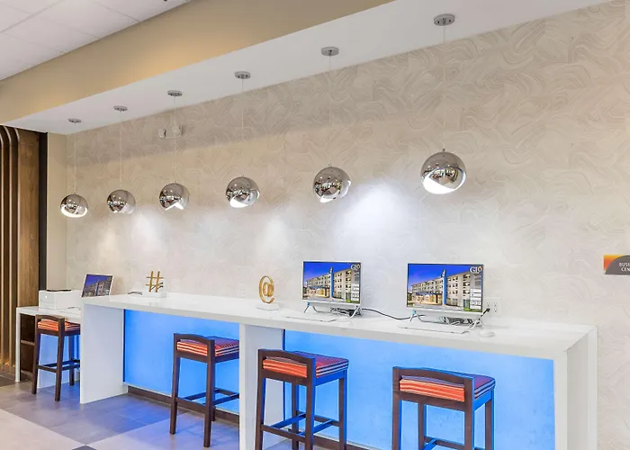 Glo Best Western Savannah-Gateway I-95