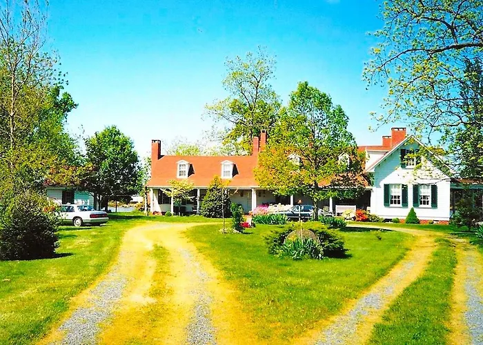Family-Friendly Waterfront Getaway With A Swimming Pool And Dock In Cambridge, Maryland