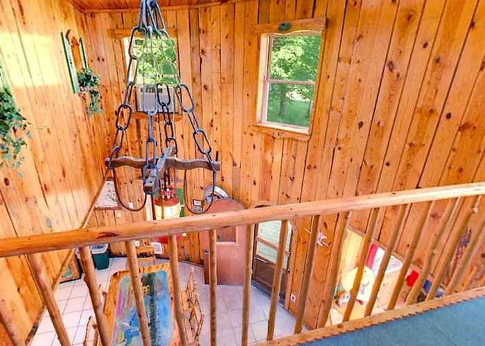 Utterly Unique Pet-Friendly Vacation Cottage In Walker, Minnesota