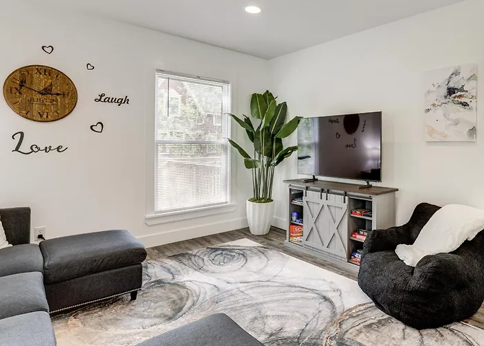 Walk To Downtown & Seneca Lake: Updated Retreat!