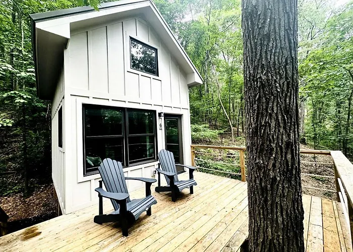 Pet-Friendly Tree House Great For A Relaxing Escape In Alabama