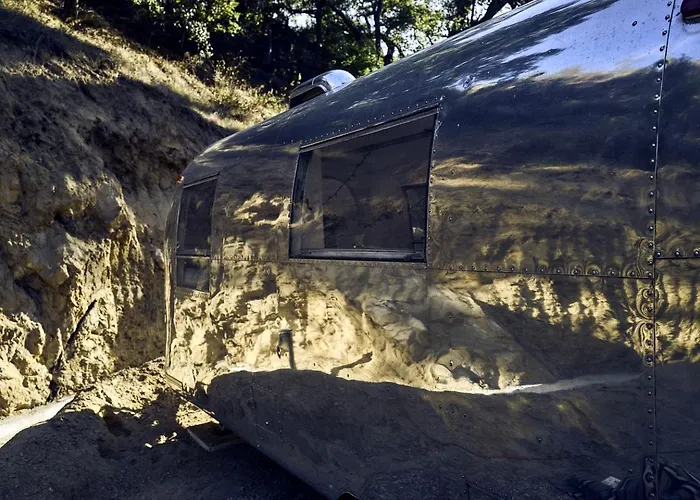 Secluded Pet Friendly Airstream In Calabasas, California
