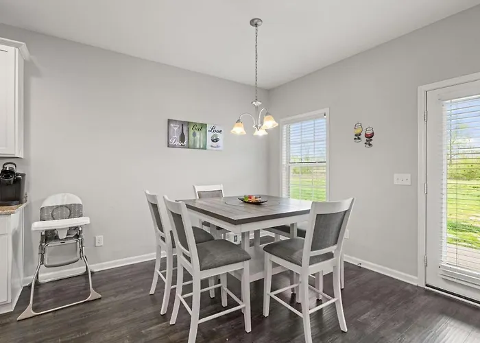 Beautiful And Super Comfy Home!