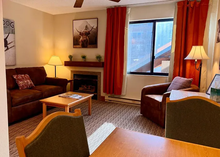 Walk To Lifts, Pet Friendly, Hot Tub, Bus To Town