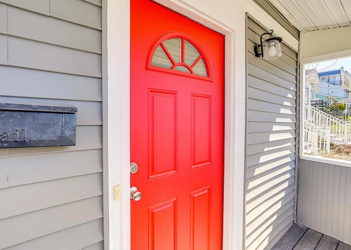 Walk To Dtwn Hudson: Cozy Upstate Apartment