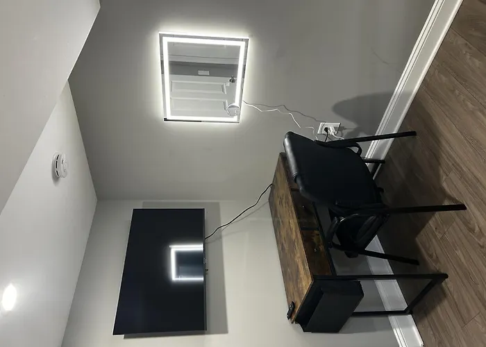 Single Home, 4 Beds, 2 Baths
