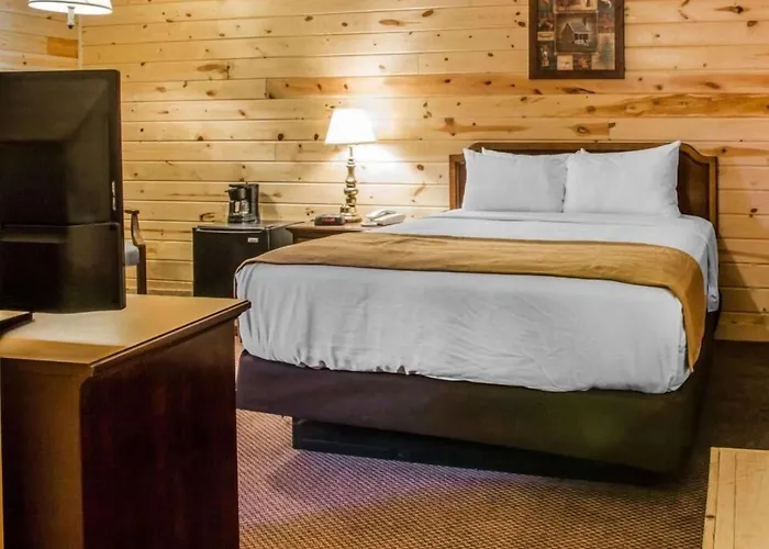 Mackinac Lodge