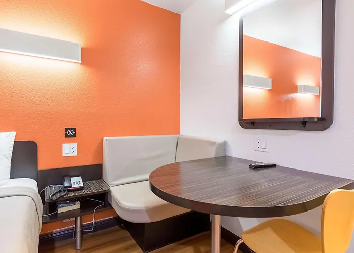 Motel 6 Riverside, CA - UCR East