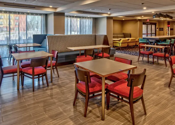 Hampton Inn Fresno Airport
