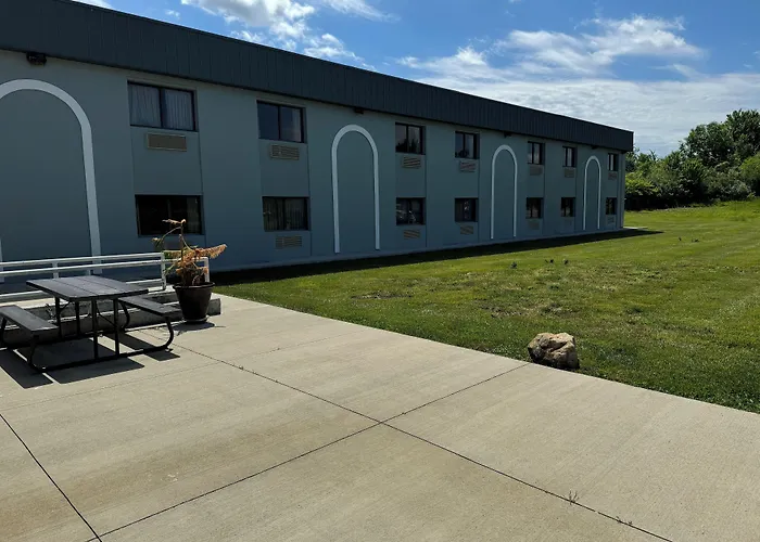 South Ridge Inn