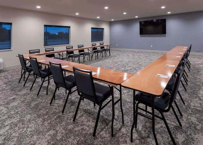 Grandstay Hotel & Suites Johnston-Des Moines, Ia