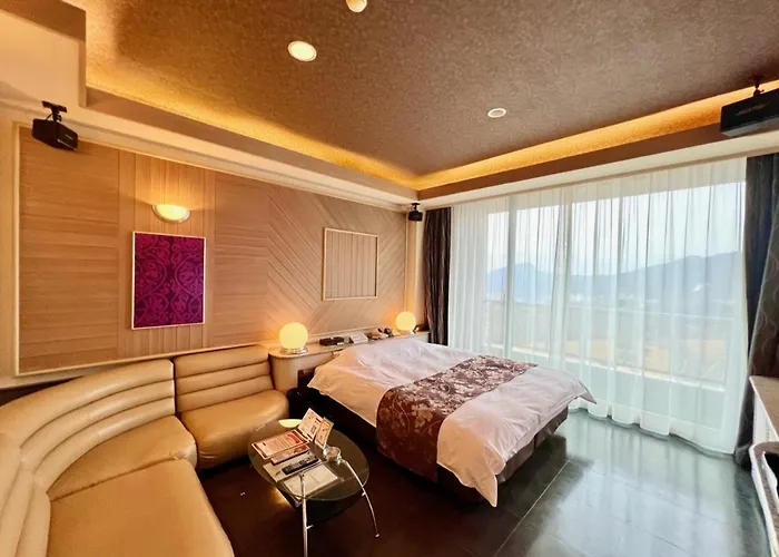 Hotel In The Woods ,Love Hotel