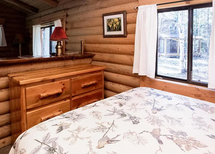 Experience Montana Cabins - Birdsong #2