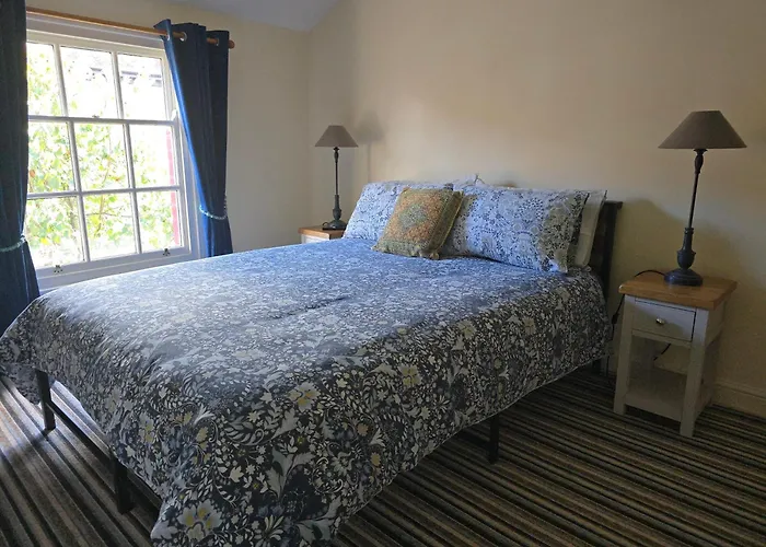 Cozy Double Room - The Unicorn Hotel