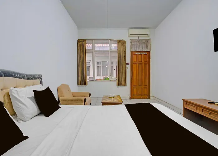 Oyo 94802 Hotel Prima