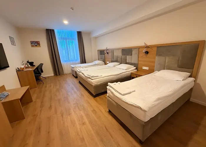 Promenaden Hotel