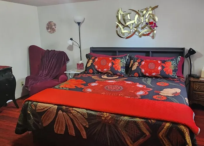 Comfortable Cozy Living Space, Kent Wa