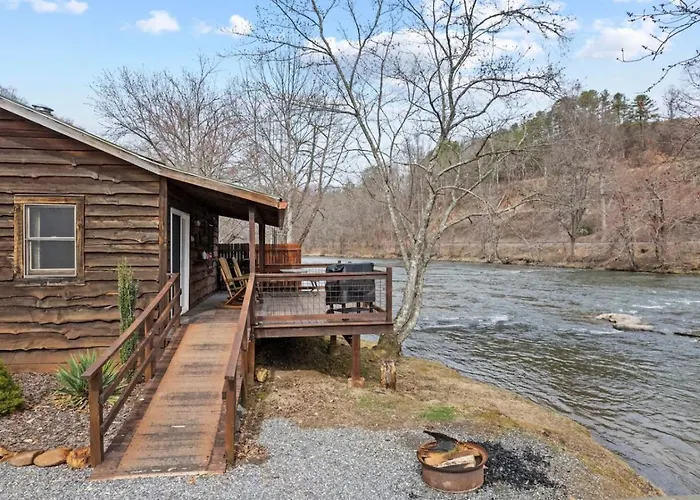 Cast Away - Riverfront Cabin, Mountain Views, Fishing, And Hiking!