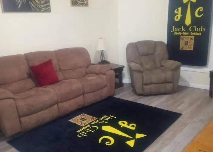 Cozy 3 Bedrooms Full Kitchen Smart Tv