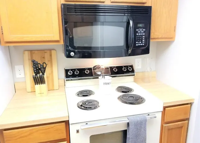 Modern & Stylish Furnished 1 Bed 1 Bath