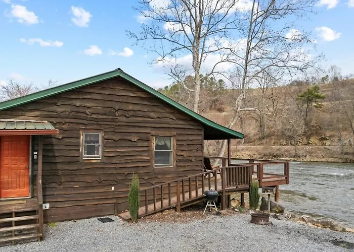 The Great Escape - Riverfront Cabin, Mountain Views, Fishing, And Rafting!