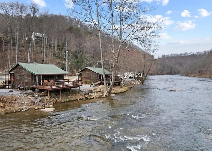 The Great Escape - Riverfront Cabin, Mountain Views, Fishing, And Rafting!