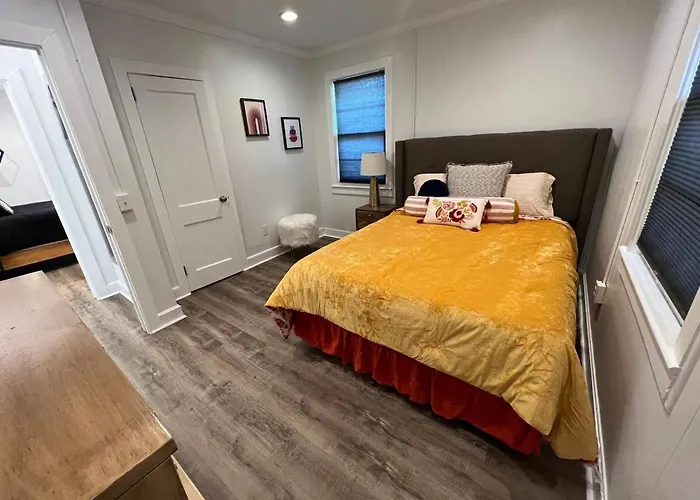Mid-Century Modern Woodstock, Ga