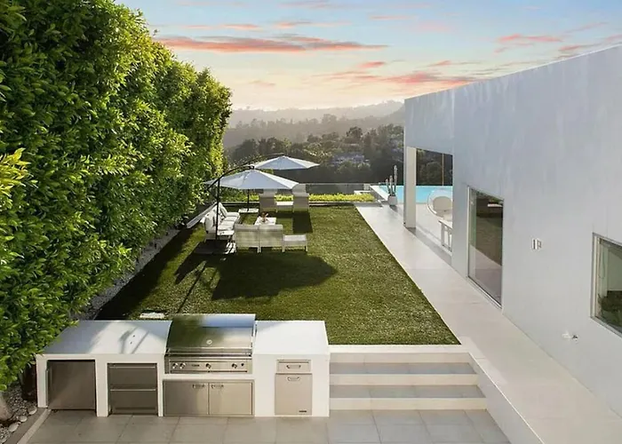 Beverly Hills Mansion W. Stunning Views