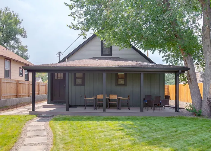 Walk To Med Ctrs & Dtwn Englewood: Modern Home