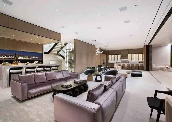 Ultra-Luxurious Bh Estate With Pool, Theatre, Views