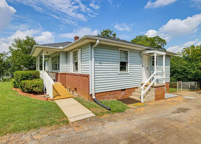 Families Welcome, Fenced Yard: Inviting Greer Home