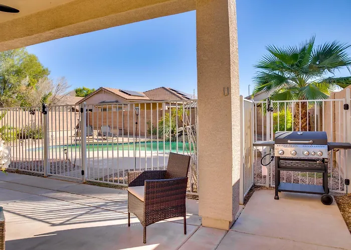 Golf, Hikes & Sports Fun! Desert Getaway W/ Pool