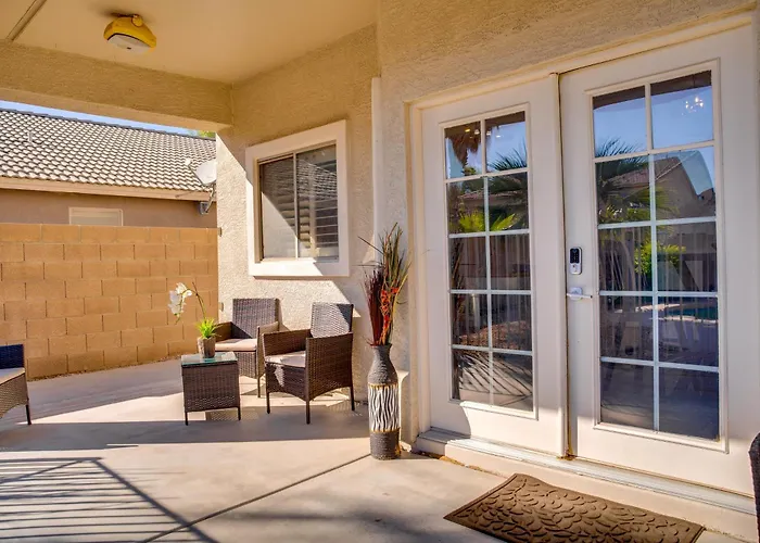 Golf, Hikes & Sports Fun! Desert Getaway W/ Pool