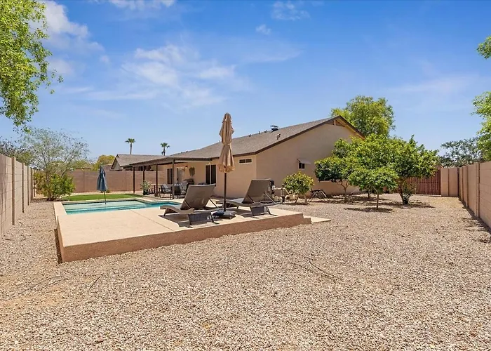 Peaceful Desert Oasis With Salt Pool, Hot Tub And Baja Deck