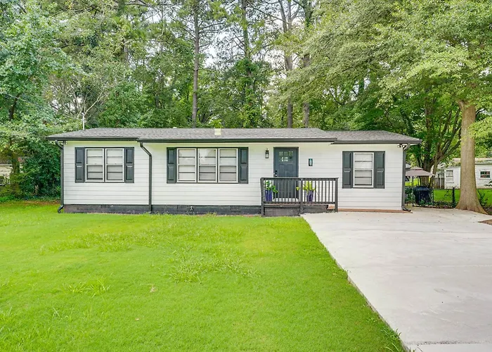 5 Mi To Town: Pet-Friendly Retreat In Marietta!