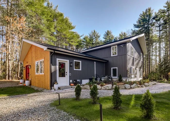 Modern Gem On 15 Acres, 5 Mi To Old Orchard Beach!