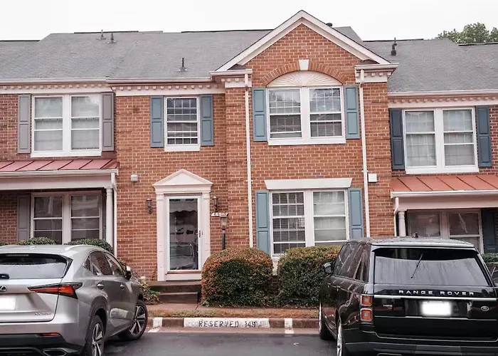 Cozy Springfield Townhome , Wifi , Pet Friendly