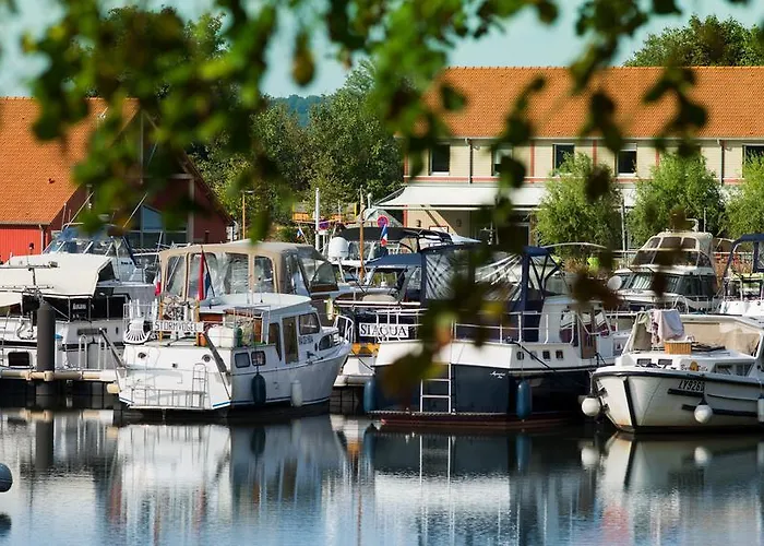 Le Port De Decize