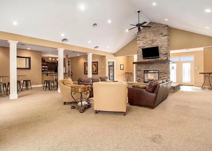 Cozy Condo For Nd And Business Stay