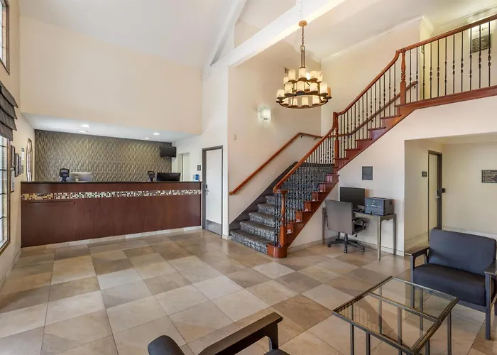 Best Western Town & Country Lodge