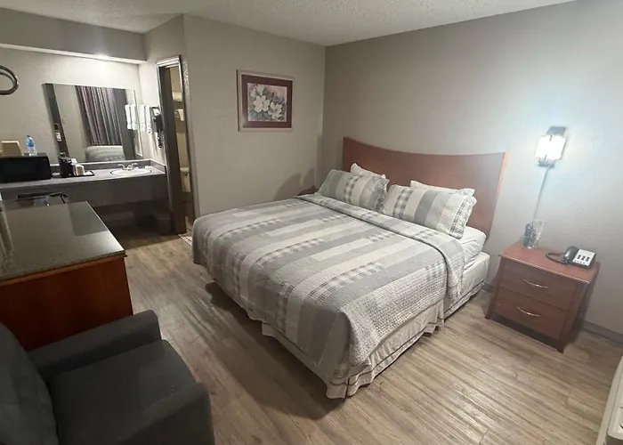 Colonial Inn
