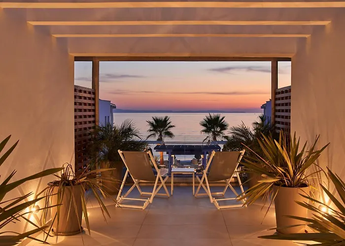 Icon Suites By The Sea