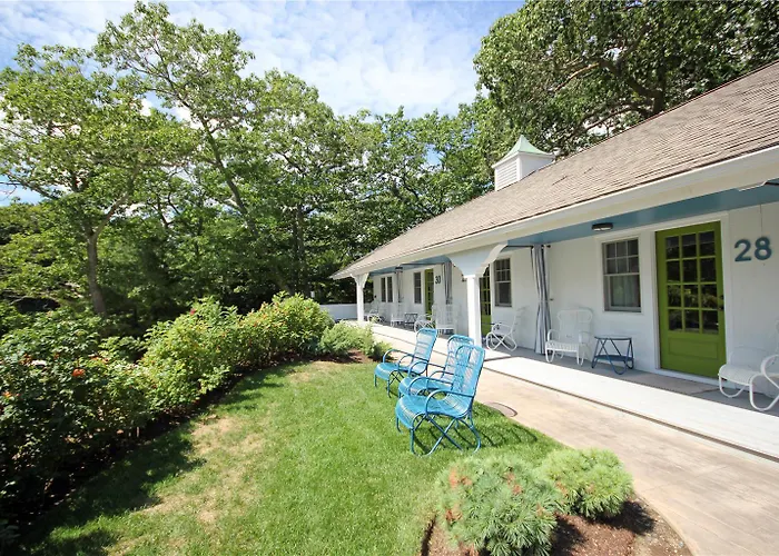Lodge On The Cove