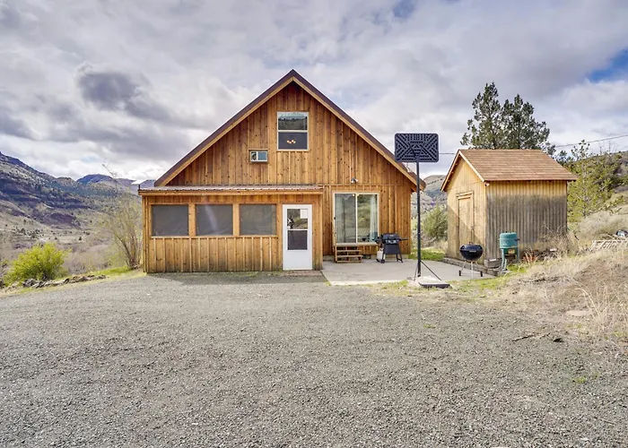 Stunning Hilltop Home By John Day Fossil Beds