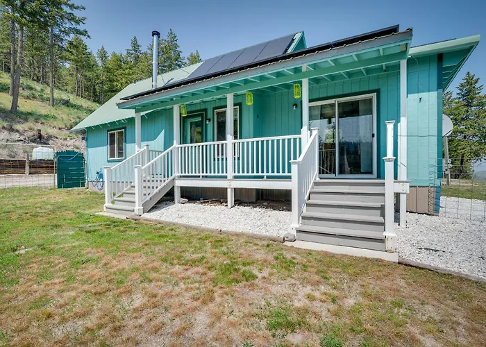 Secluded Washington Cabin Near Hikes & Lakes!