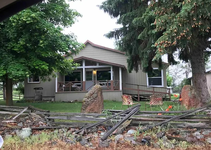 The Sweet Retreat Farmhouse With Fast Wifi