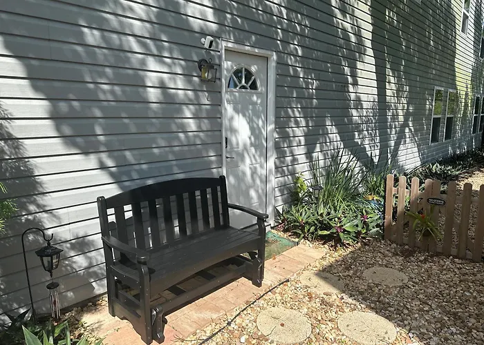 Serenity Gardens Private Guest Suite In Historic Lutz