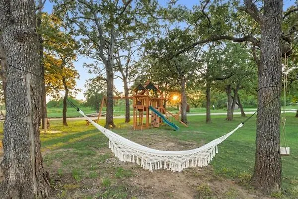 Spacious Wooden Suite #1 By The Lake At Texoma Shores Resort