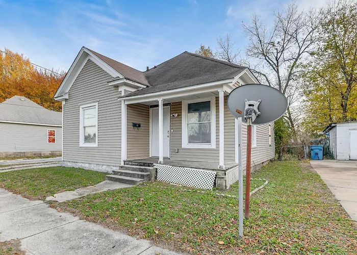 Pet-Friendly Joplin Home Near Route 66 & Downtown
